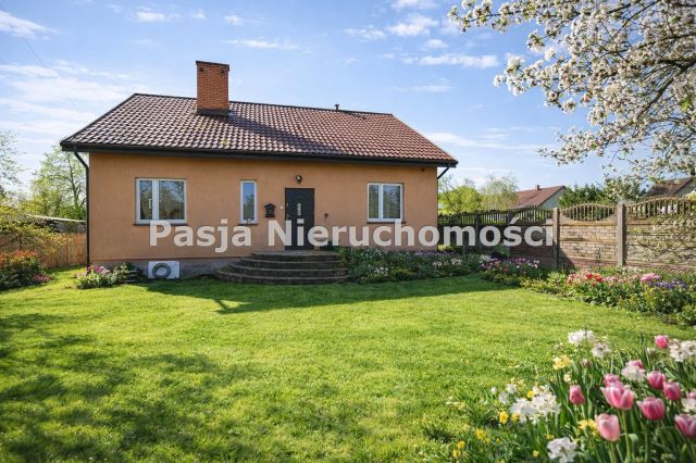 dom wolnostojący, 5 pokoi Radzanowo, ul. Płocka. Zdjęcie 1