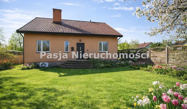 dom wolnostojący, 5 pokoi Radzanowo, ul. Płocka