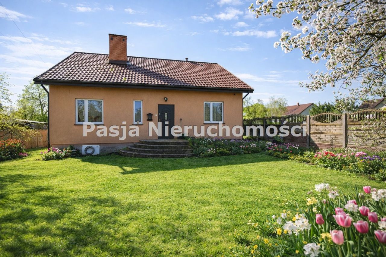 dom wolnostojący, 5 pokoi Radzanowo, ul. Płocka. Zdjęcie 1