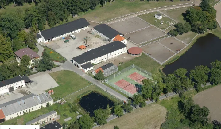 dworek, 14 pokoi Jeziorki