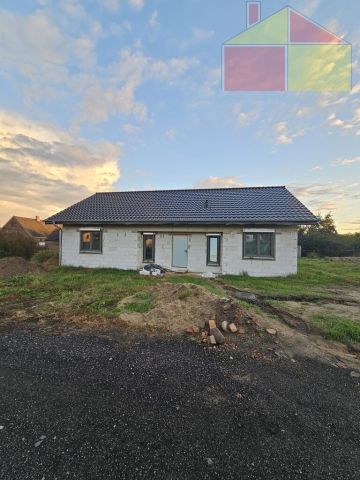 dom wolnostojący, 4 pokoje Kadłubia. Zdjęcie 1