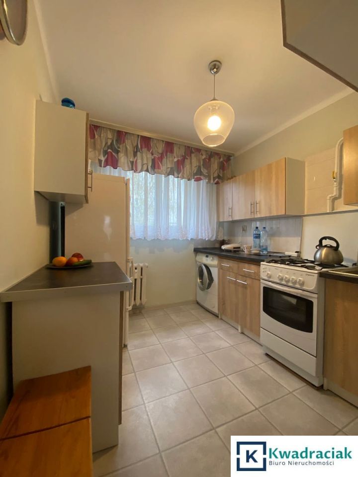 Mieszkanie 3-pokojowe Krosno, ul. Bohaterów Westerplatte. Zdjęcie 2