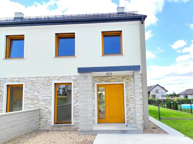 bliźniak, 4 pokoje Krępice, ul. Słoneczna. Zdjęcie 1