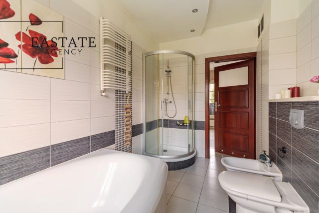 dom wolnostojący, 7 pokoi Osowiec. Zdjęcie 13