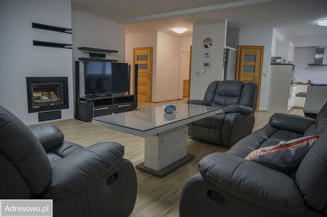 dom wolnostojący, 10 pokoi Łomna. Zdjęcie 9