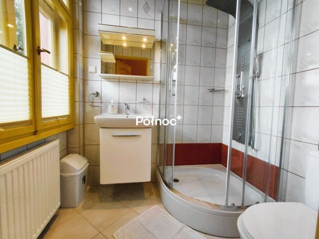 Hotel/pensjonat Karpacz, ul. Konstytucji 3 Maja. Zdjęcie 15