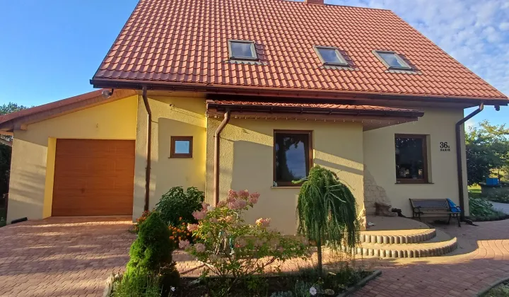 dom wolnostojący, 4 pokoje Sanie, Brak