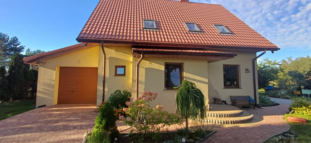 dom wolnostojący, 4 pokoje Sanie, Brak. Zdjęcie 1