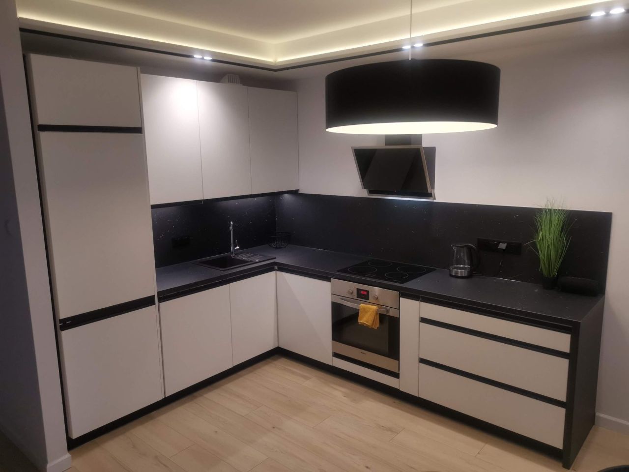 Mieszkanie 3-pokojowe Milanówek. Zdjęcie 2