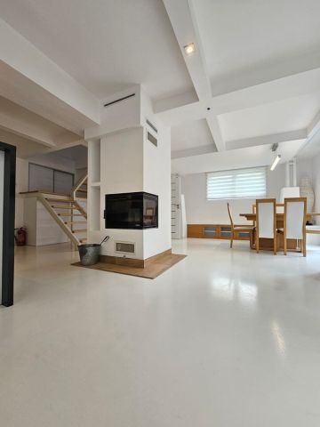 dom wolnostojący, 4 pokoje Meszna. Zdjęcie 1