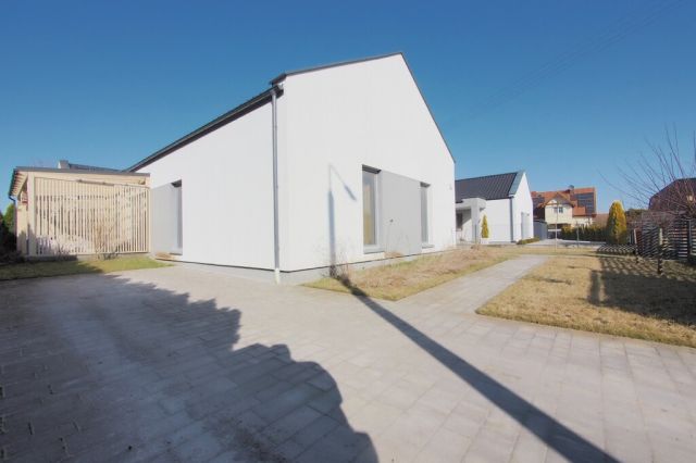 dom wolnostojący, 4 pokoje Łochowice. Zdjęcie 2