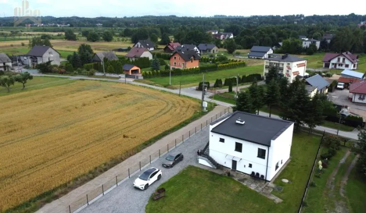 dom wolnostojący, 5 pokoi Ochodza, Wiślana