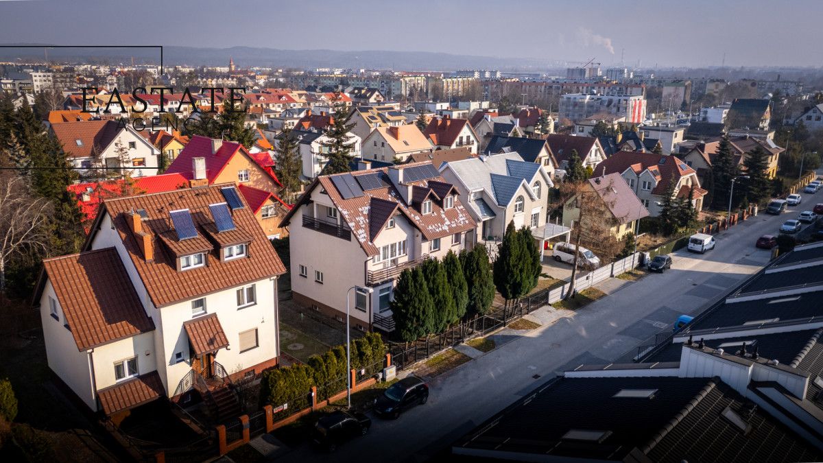 dom wolnostojący, 11 pokoi Rumia, ul. Oliwska. Zdjęcie 4