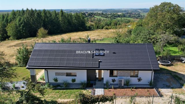 dom wolnostojący, 5 pokoi Miechów, ul. Ogrodowa. Zdjęcie 2