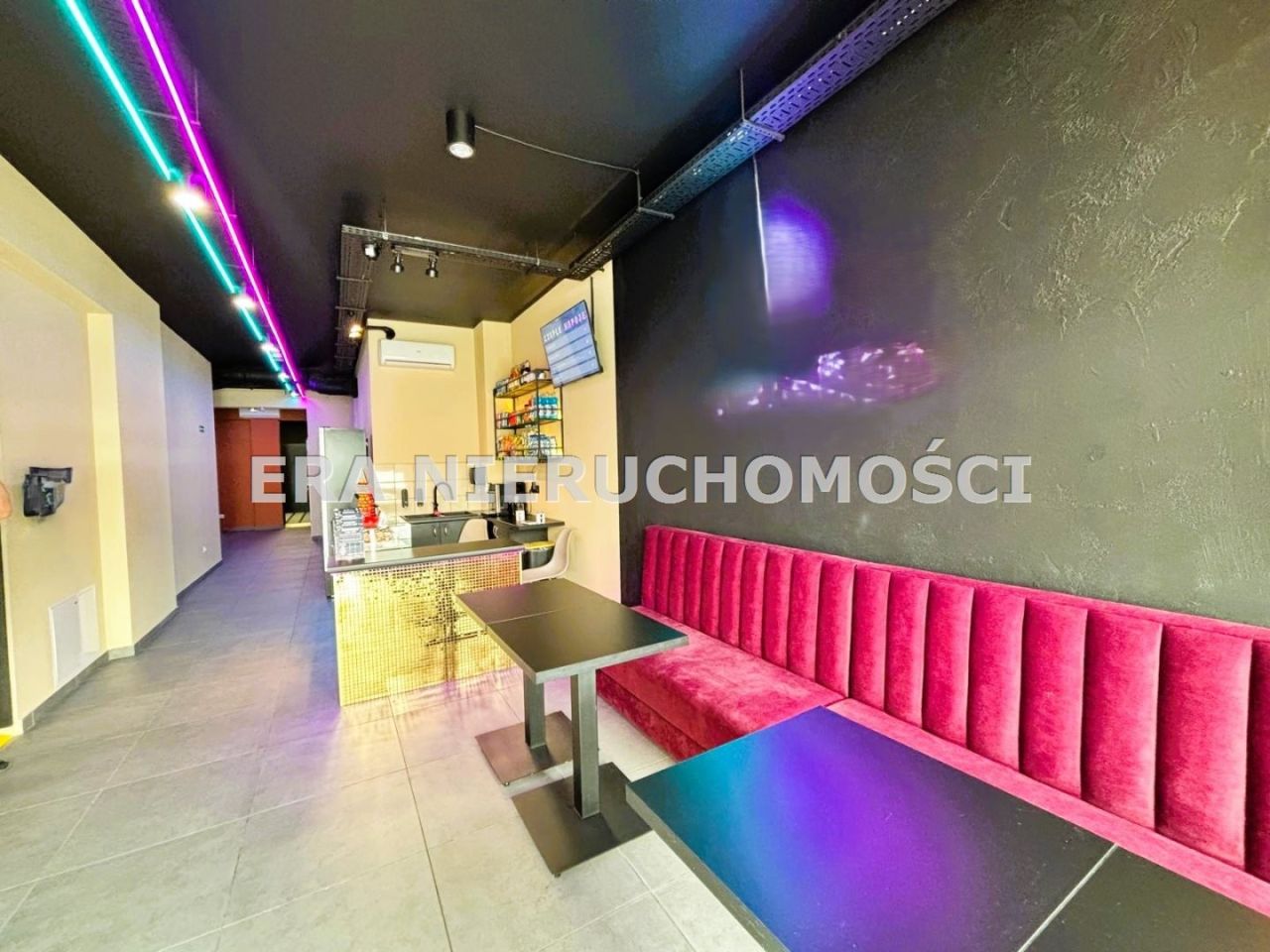 Commercial property, 159 m²