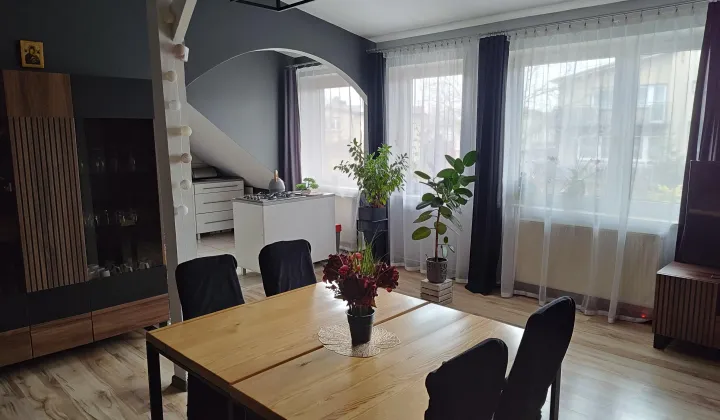 dom wolnostojący, 6 pokoi Konopiska, ul. Kosmiczna