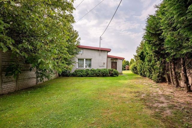 dom wolnostojący, 3 pokoje Brzeziny. Zdjęcie 1