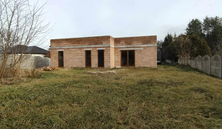 dom wolnostojący, 4 pokoje Księstwo, Brak