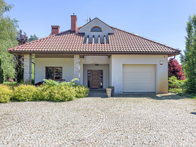 dom wolnostojący, 6 pokoi Zakościele. Zdjęcie 1