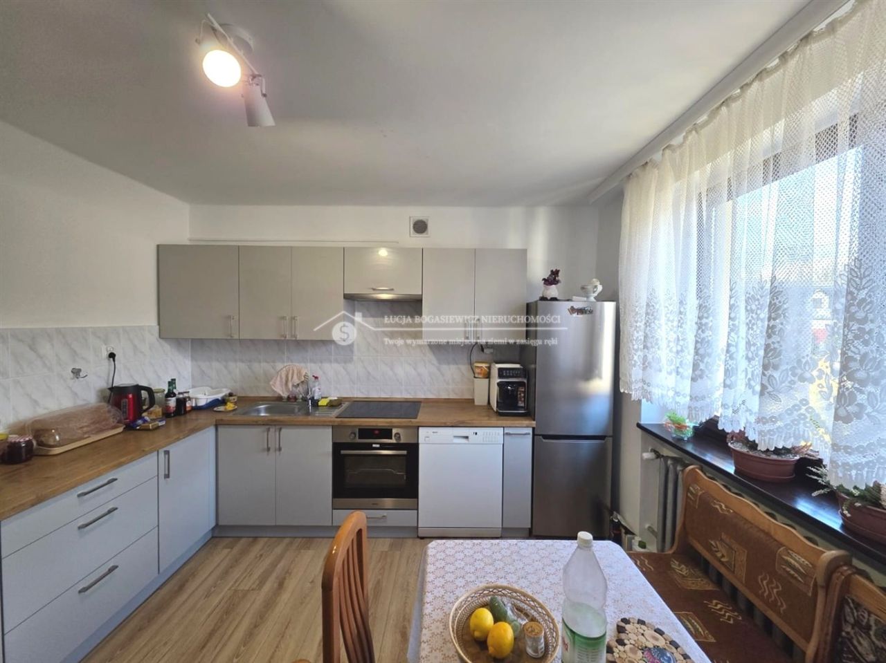 dom wolnostojący, 11 pokoi Ustroń. Zdjęcie 11