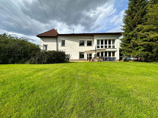 dom wolnostojący, 8 pokoi Michałowice, ul. Ogrodowa. Zdjęcie 1