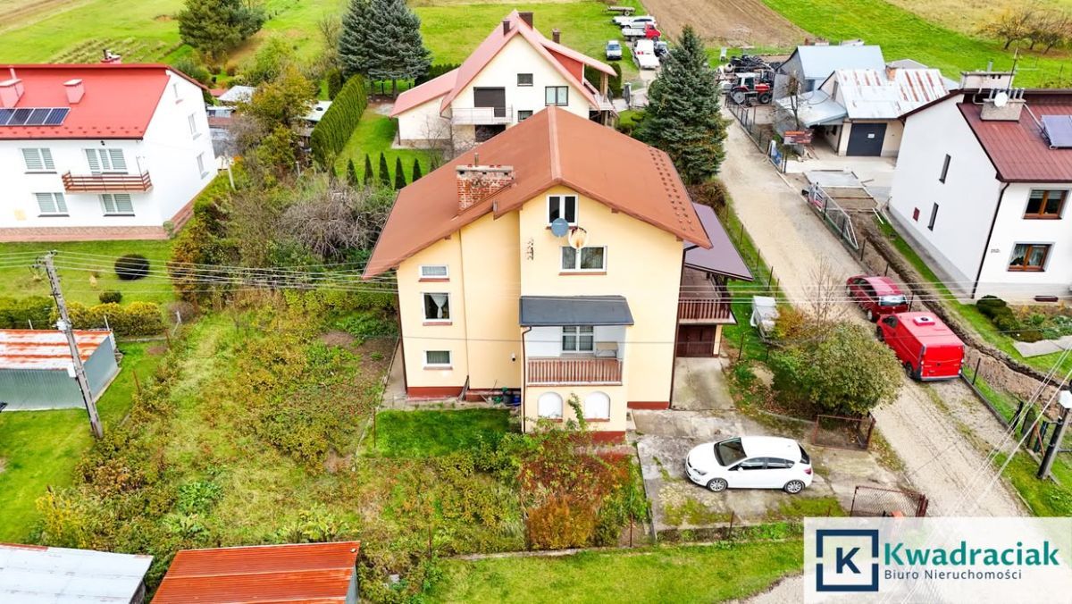 dom wolnostojący, 5 pokoi Bieździedza. Zdjęcie 3