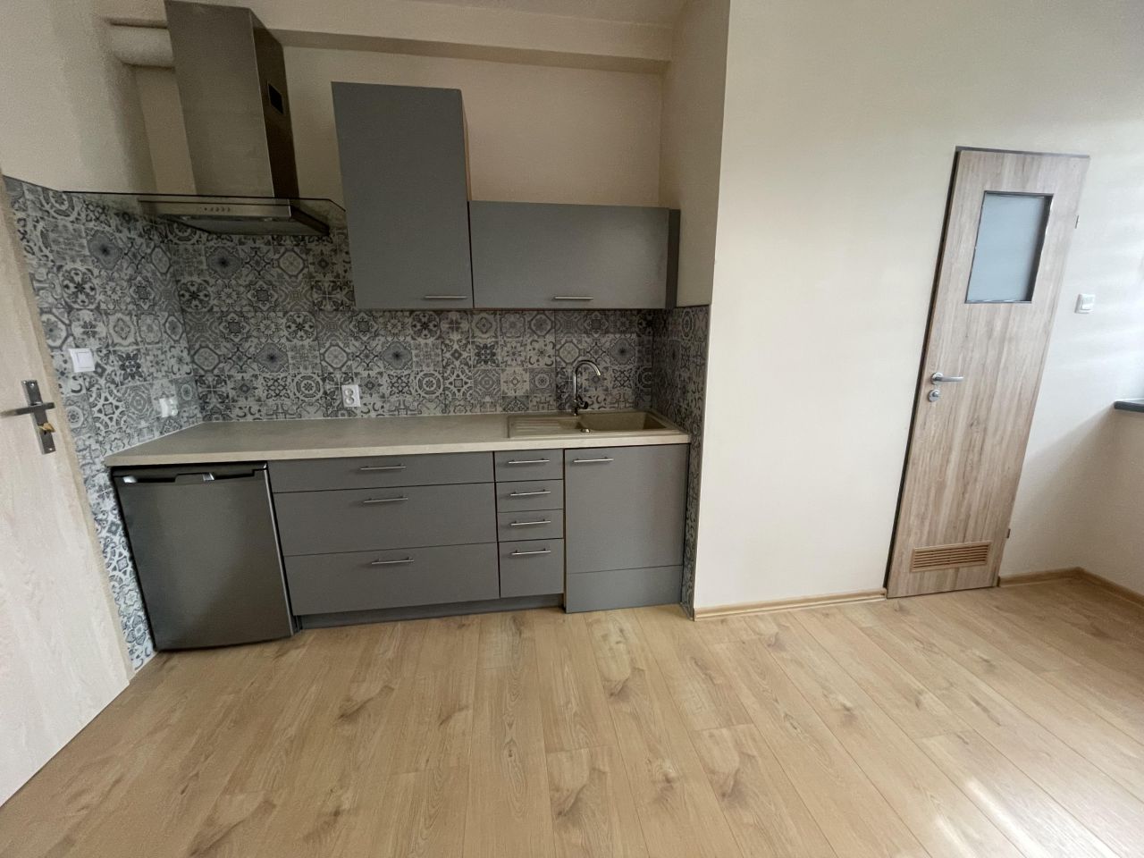 Mieszkanie 1-pokojowe Nowy Sącz Zawada, ul. Mieczysława Szurmiaka. Zdjęcie 2