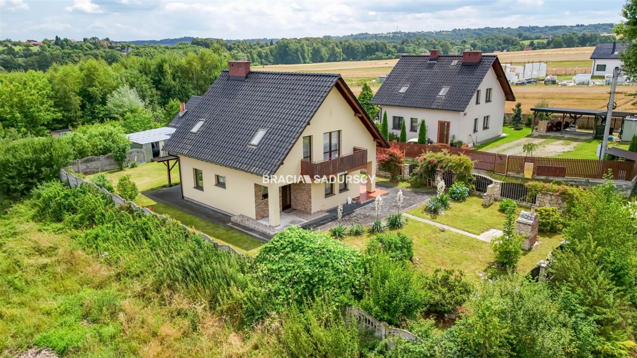dom wolnostojący, 4 pokoje Bęczyn. Zdjęcie 1