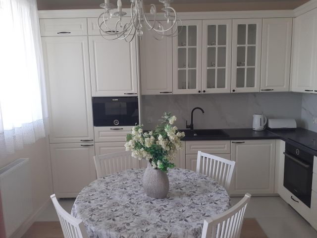 Mieszkanie 3-pokojowe Rzeszów Pobitno, ul. Małopolska. Zdjęcie 1