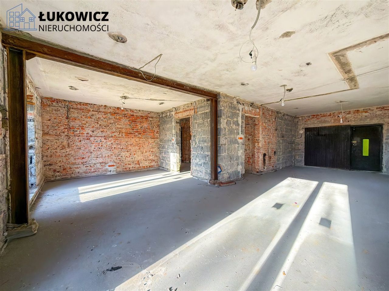 dom wolnostojący, 15 pokoi Jeleśnia. Zdjęcie 6