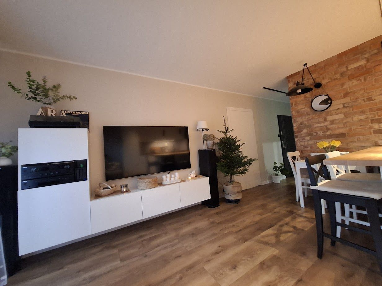 Mieszkanie 4-pokojowe Turek, os. Wyzwolenia. Zdjęcie 2