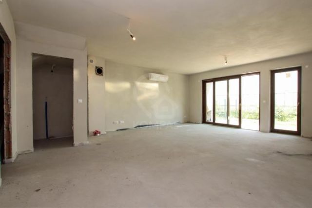 dom szeregowy, 8 pokoi Wrocław, ul. gen. Stefana Grota-Roweckiego. Zdjęcie 2