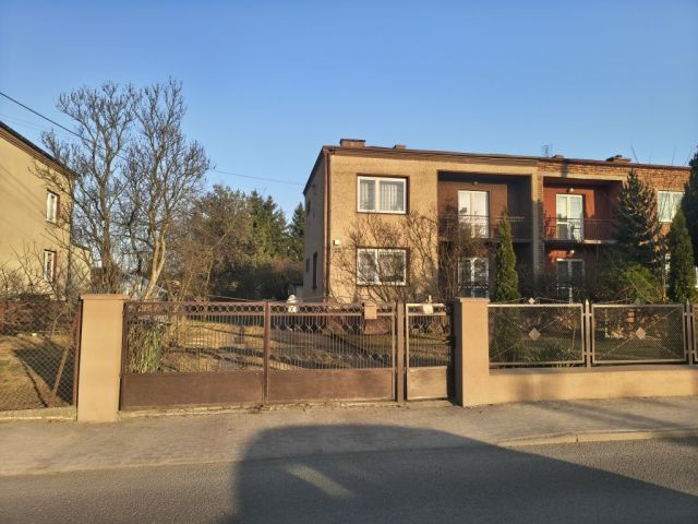 bliźniak Gomunice. Zdjęcie 1