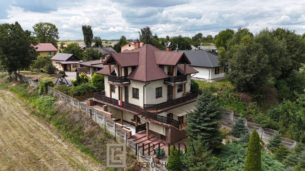 dom wolnostojący, 6 pokoi Zakrzów. Zdjęcie 2