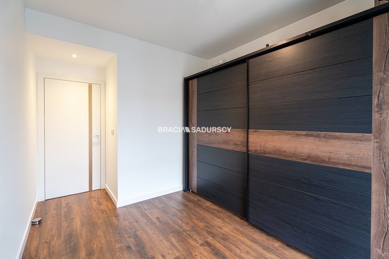 Mieszkanie 4-pokojowe Kraków Czyżyny, ul. Stanisława Lema. Zdjęcie 13