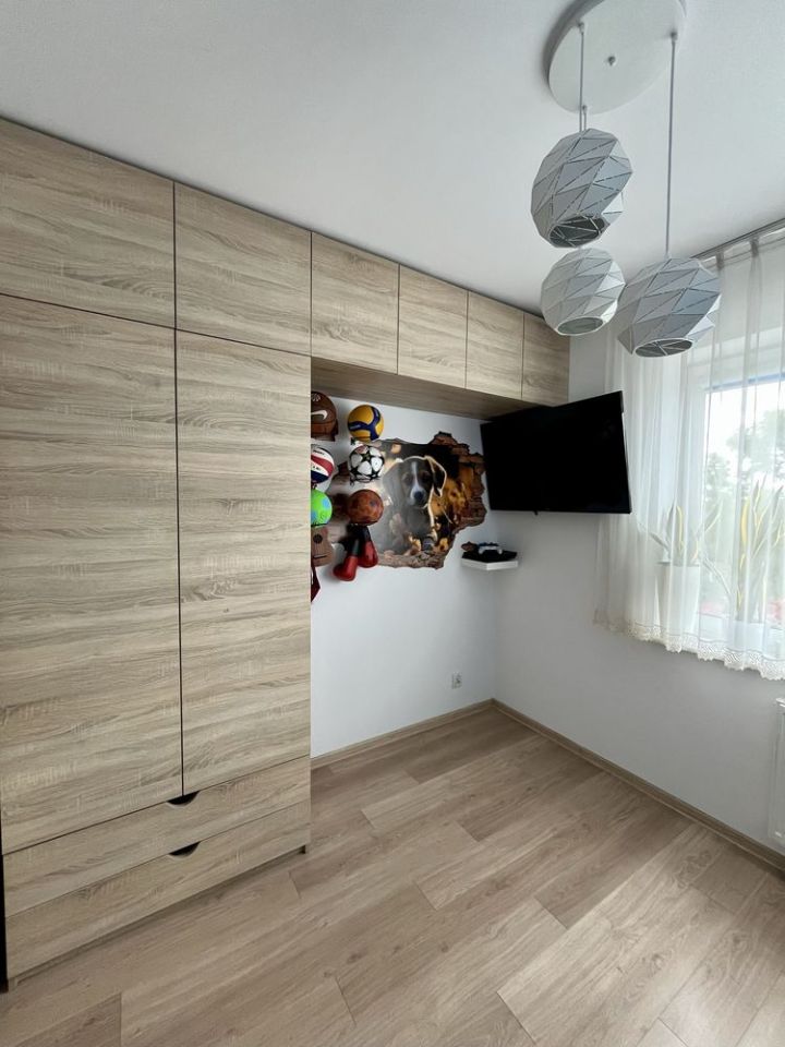 Mieszkanie 4-pokojowe Marki. Zdjęcie 2