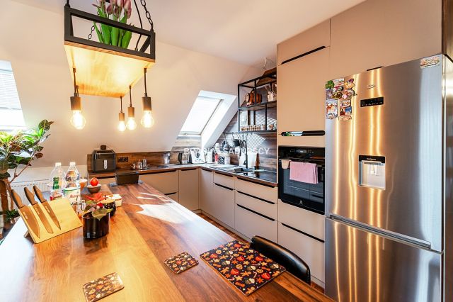 dom wolnostojący, 10 pokoi Brzezie. Zdjęcie 39