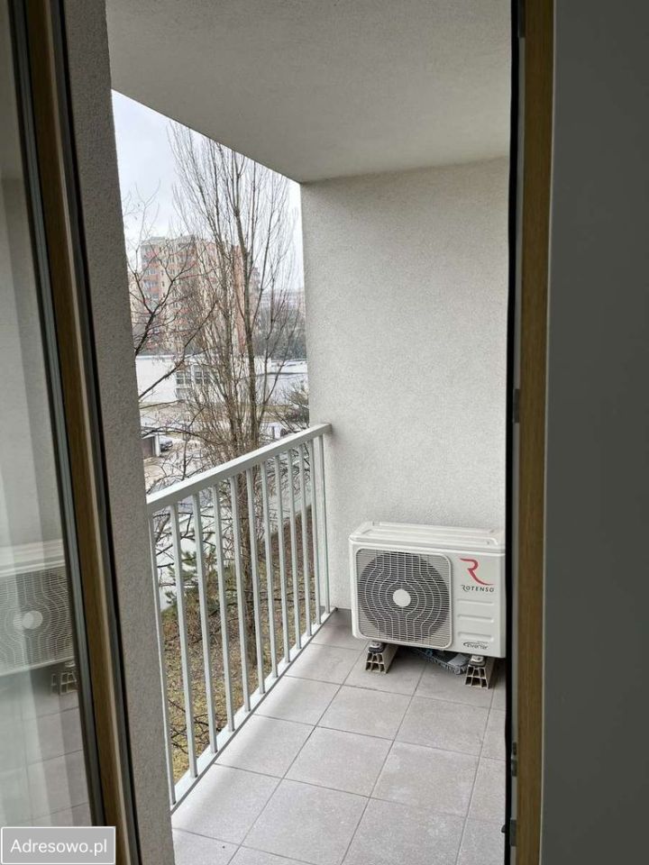 Mieszkanie 2-pokojowe Kraków Czyżyny, os. 2 Pułku Lotniczego. Zdjęcie 2