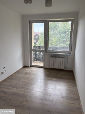 Mieszkanie 2-pokojowe Żywiec, os. Paderewskiego 15B/8. Zdjęcie 1