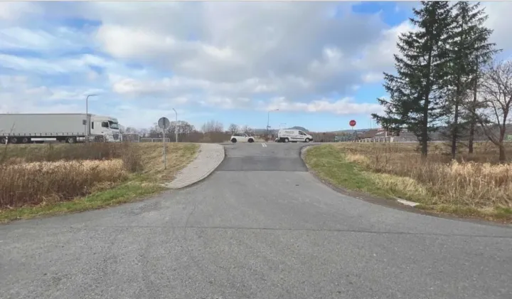 Działka inwestycyjna Szczytna