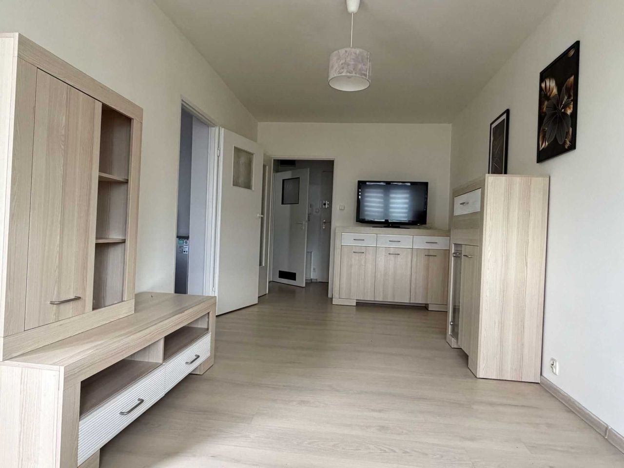Mieszkanie do wynajęcia bez pośredników          
          
            ul. Komandorska          
          
            Wrocław Krzyki