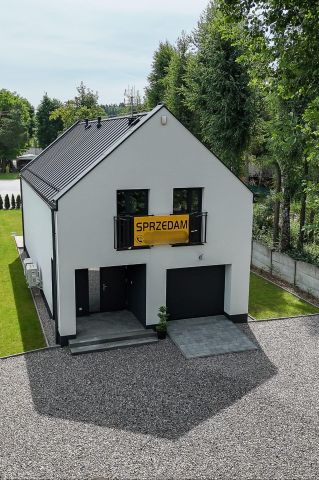 dom wolnostojący, 4 pokoje Cholerzyn. Zdjęcie 1