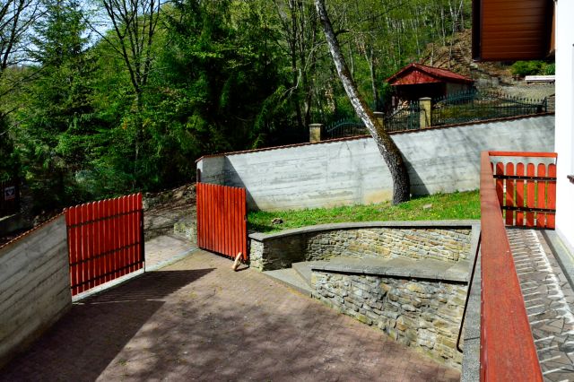 dom wolnostojący, 5 pokoi Zabrzeż. Zdjęcie 12