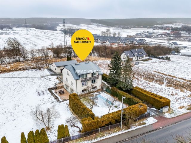 dom wolnostojący, 7 pokoi Krzeszowice, ul. Żbicka. Zdjęcie 1