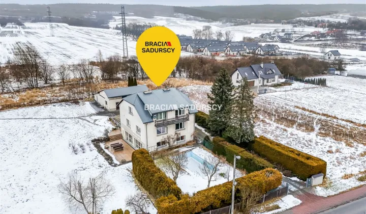 dom wolnostojący, 7 pokoi Krzeszowice, ul. Żbicka