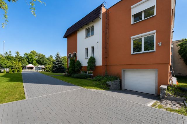bliźniak, 5 pokoi Poznań Grunwald, ul. Grunwaldzka. Zdjęcie 1