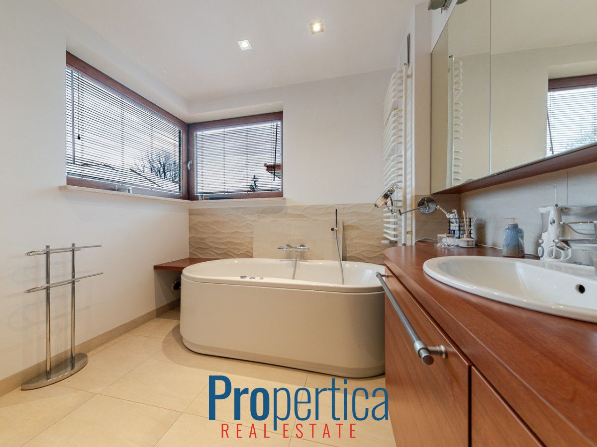 bliźniak, 7 pokoi Warszawa Wawer, ul. Liliowa. Zdjęcie 15