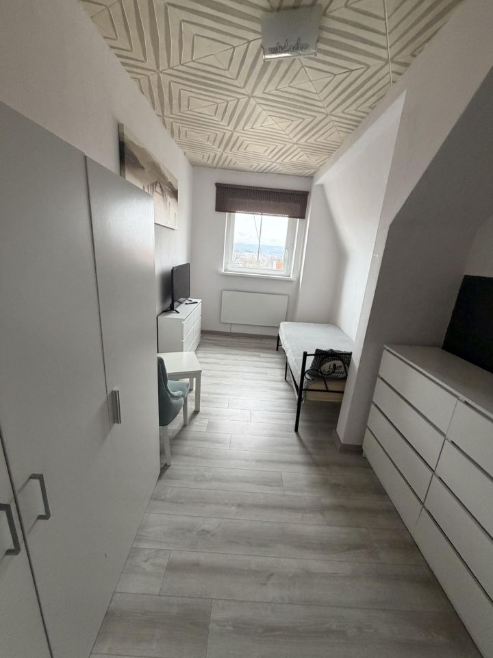 Mieszkanie 4-pokojowe Jelenia Góra Centrum, ul. Bartka Zwycięzcy. Zdjęcie 3