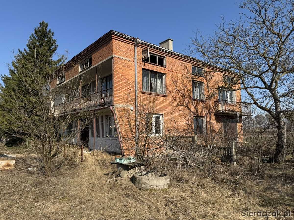 Dom – Czartki, powiat sieradzki