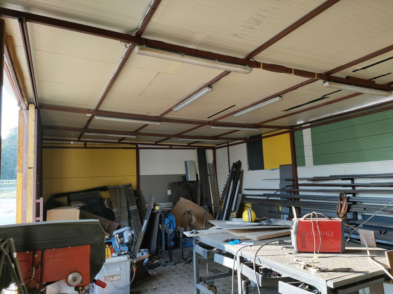 Hala/magazyn Święte. Zdjęcie 3